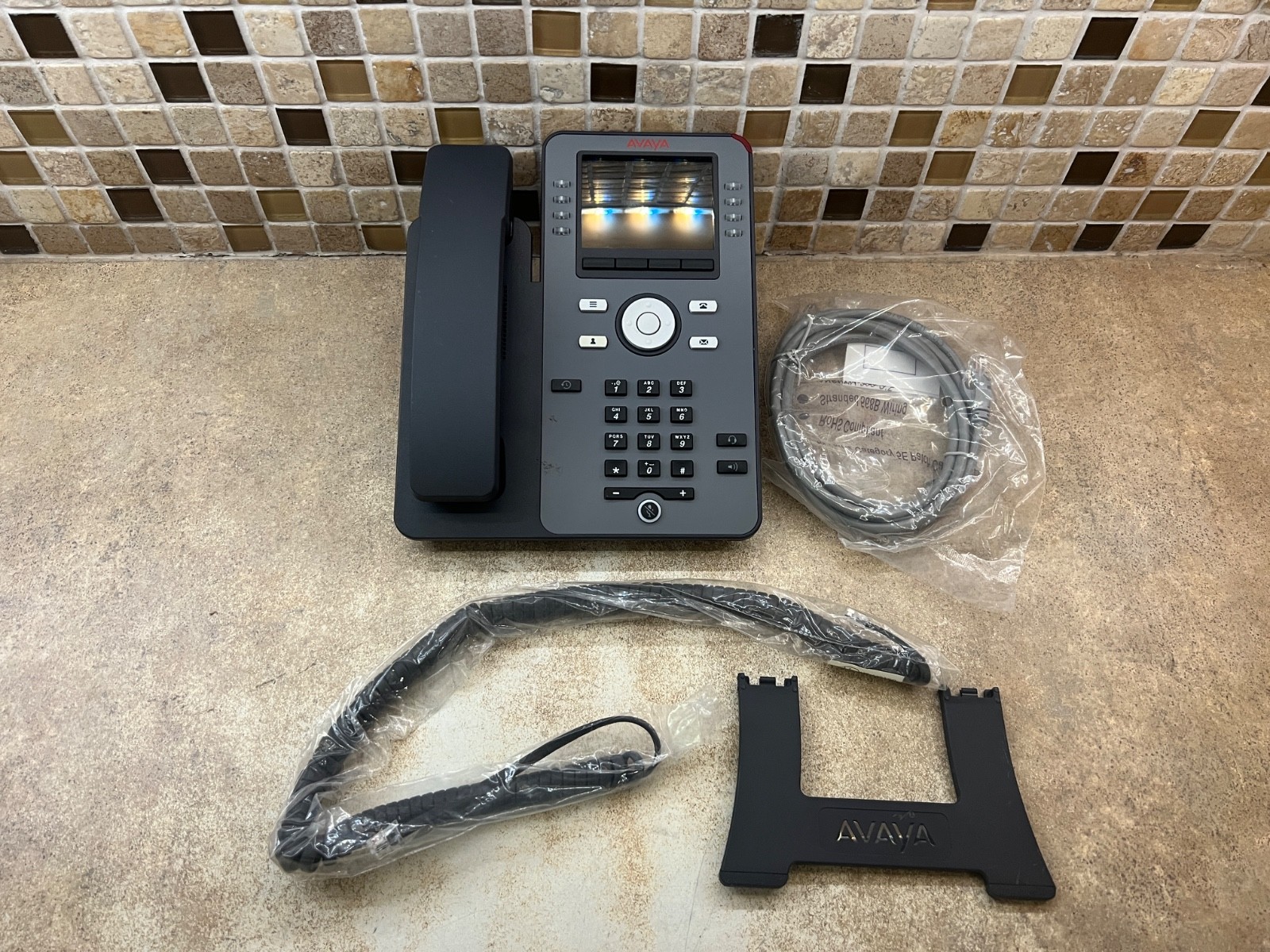 Avaya J179 700513569 8-line VoIP Black Corded Phone