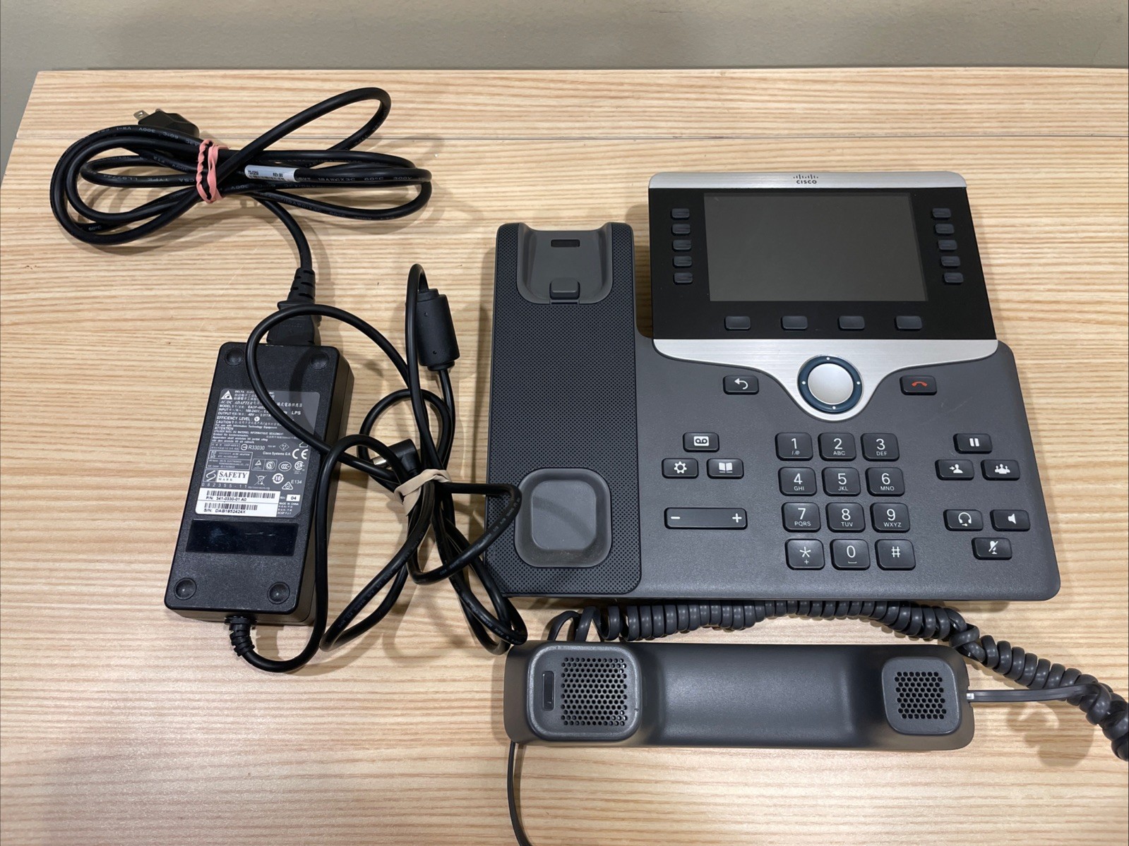 CISCO IP Phone Serie 8800, Model CP-8861