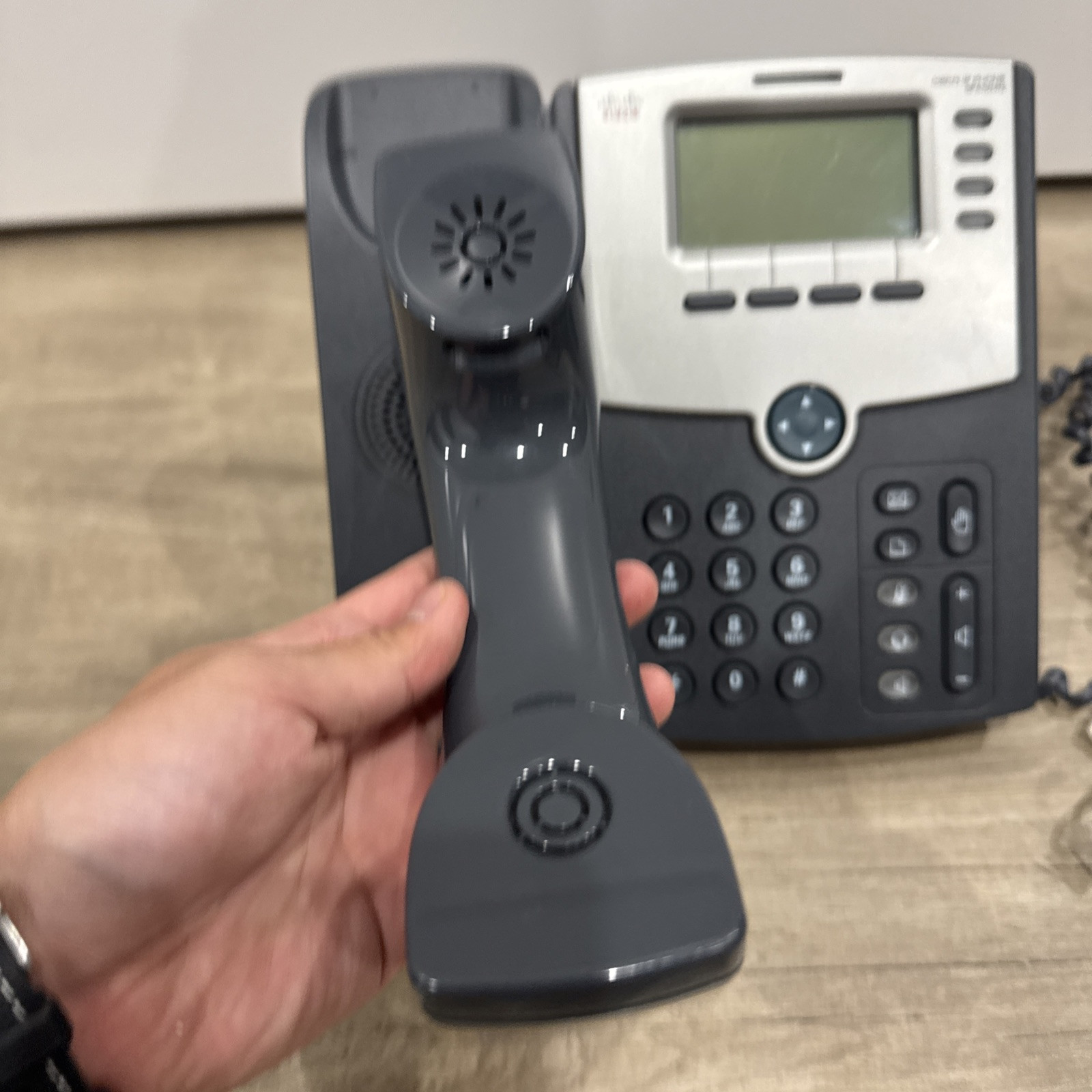 Cisco IP Phone SPA504G 4-Line IP Phone with Display recommend getting a new cord