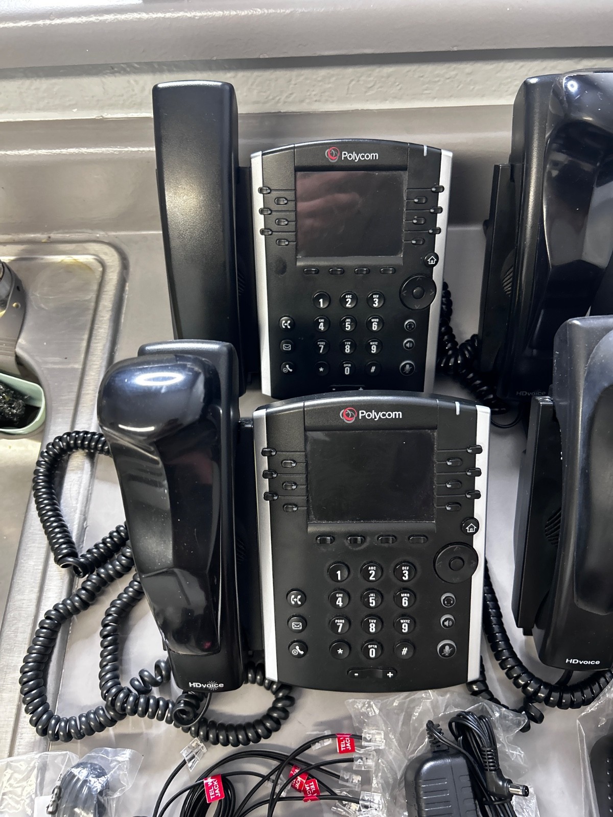 ot of 6 Polycom VVX410 Business Media IP Phones w/ Power Adapters HD Voice