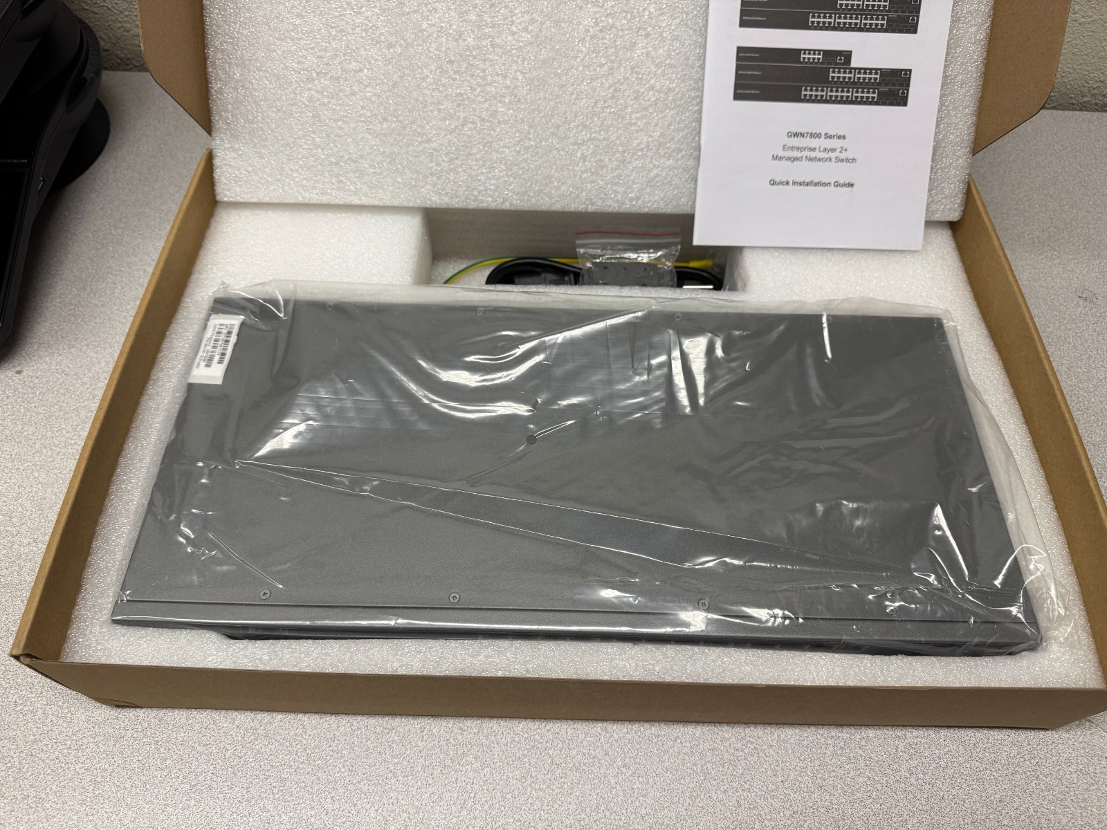 Grandstream GWN7803P 24-Port Gigabit Managed PoE Switch New in Original Box